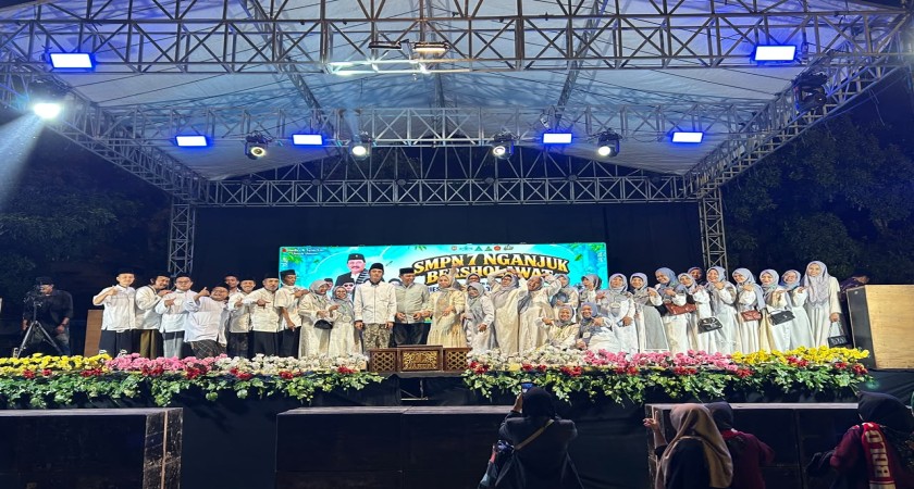 SMPN 7 Nganjuk Bersholawat: Tingkatkan Karakter dan Kecerdasan Hati Siswa di Usia Ke-32
