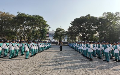 Siswa SMPN 7 Nganjuk Tanamkan Disiplin dan Cinta Tanah Air Lewat Latihan PBB Bersama TNI-Polri